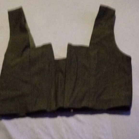 A cropped tank top🔥 - Picture 3 of 5